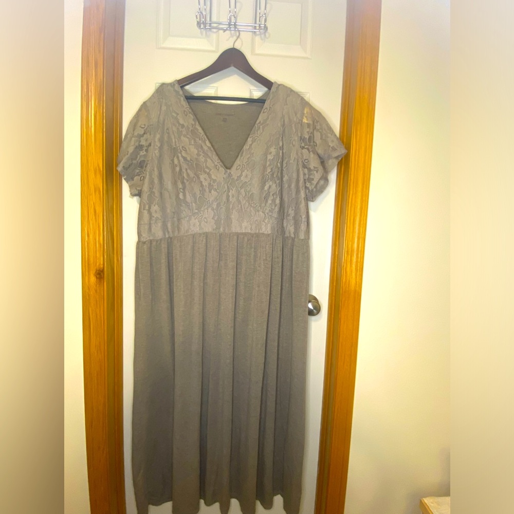 Jessica London calf length nightgown, size 34/36.